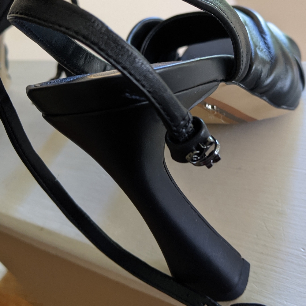 Shoes - Picture 5 of 6